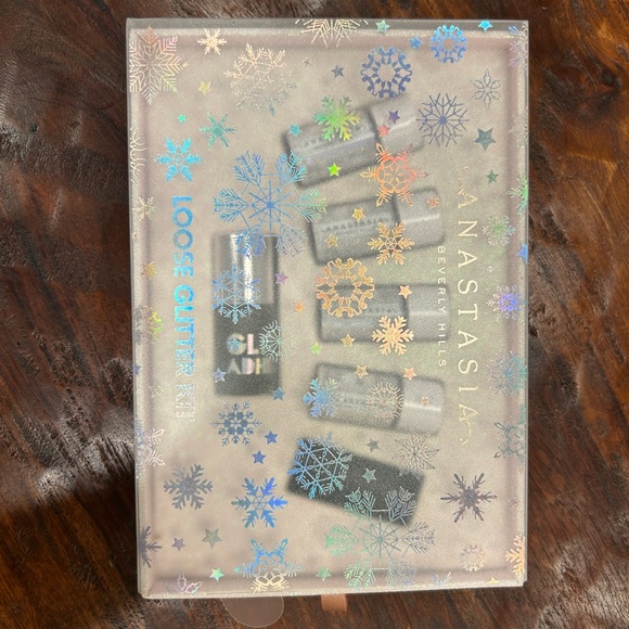 Anastasia Beverly Hills Loose Glitter Kit with four Vials of Glitter & Adhesive - Picture 4 of 4